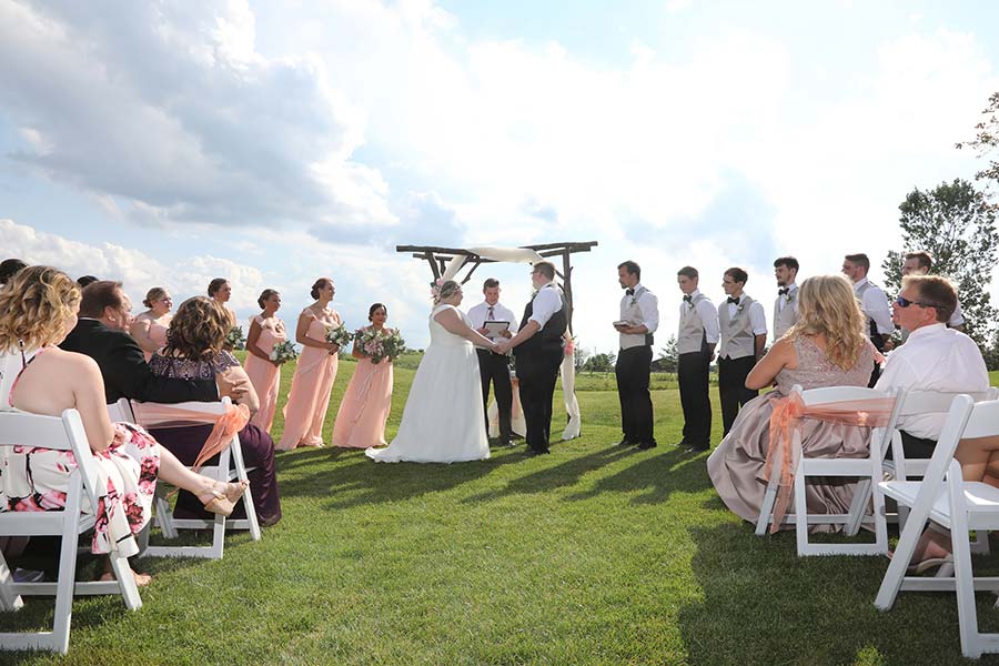 outdoor wedding ceremony at Stone Ridge Golf Club in Bowling Green, Ohio