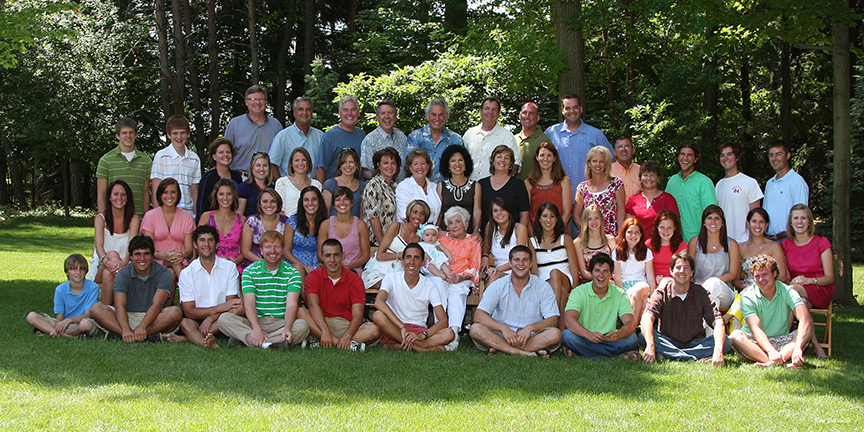 multi generation family photos photographer near Toledo Ohio 