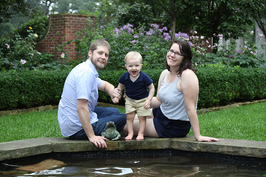 family photoshoot at the park