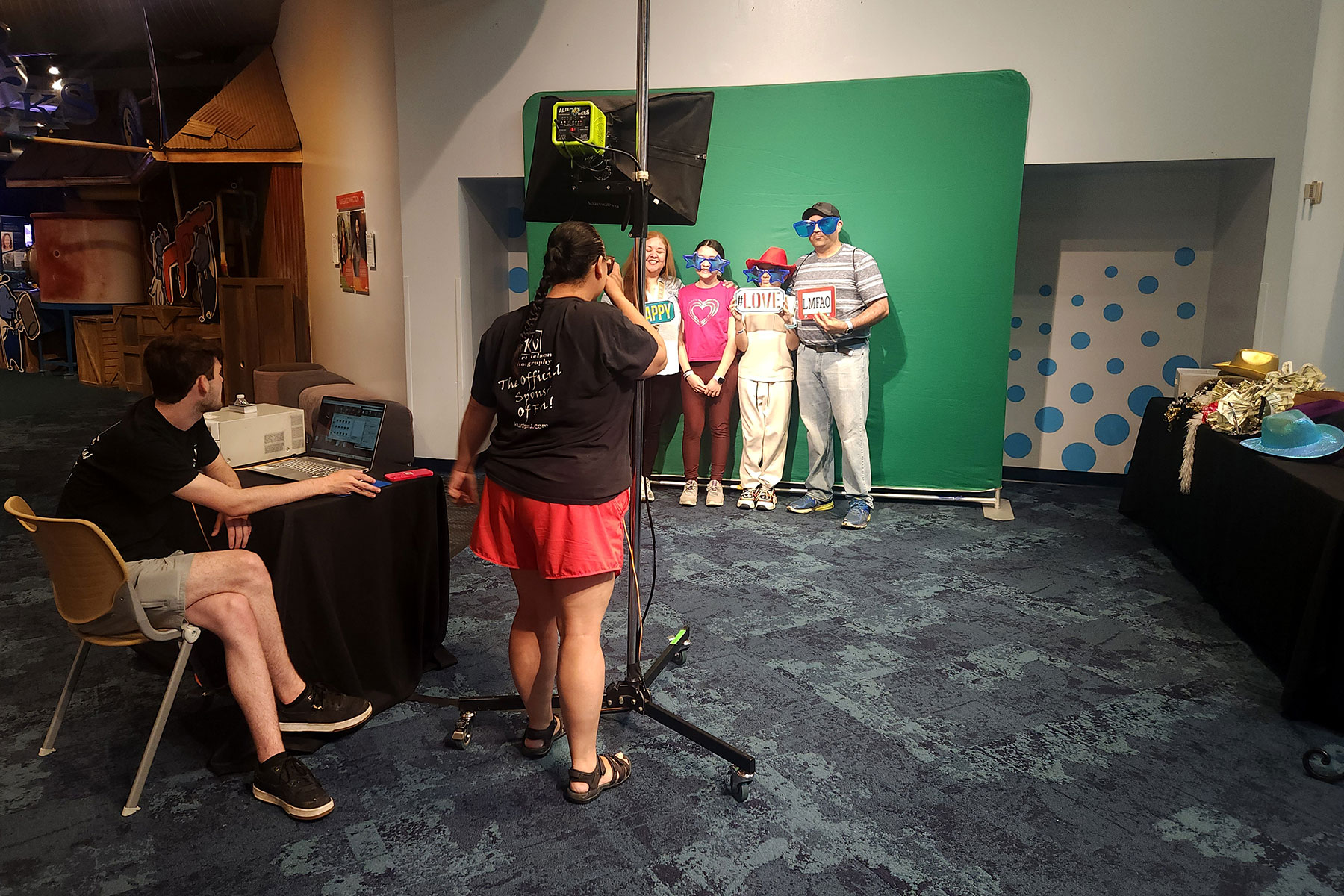 green screen photo booth rental in toledo, ohio