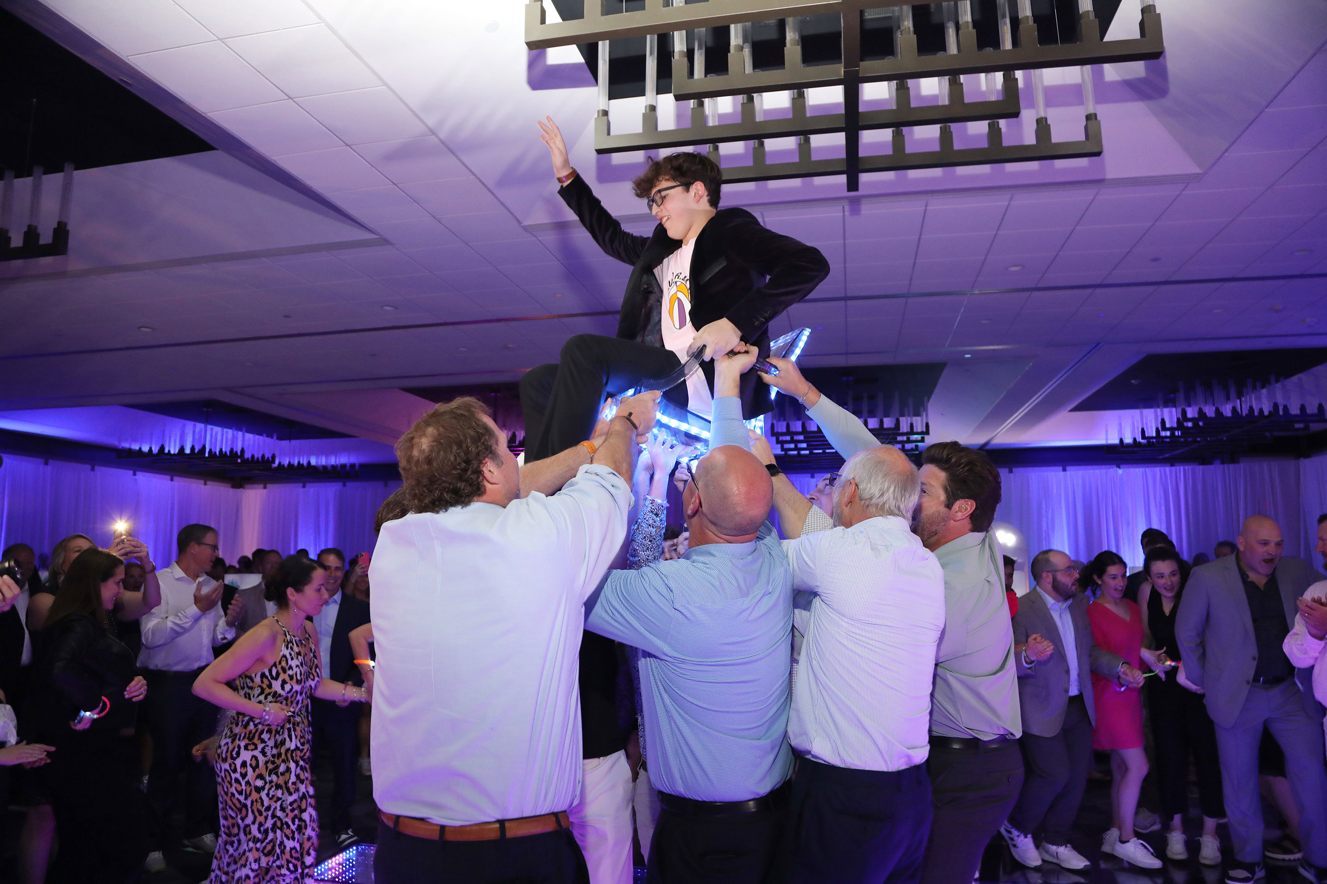 Local Wedding Photographer that photographs bar mitzvahs and bat mitzvahs